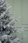 Искусственная ёлка Королева Леса Заснеженная, фотография 3